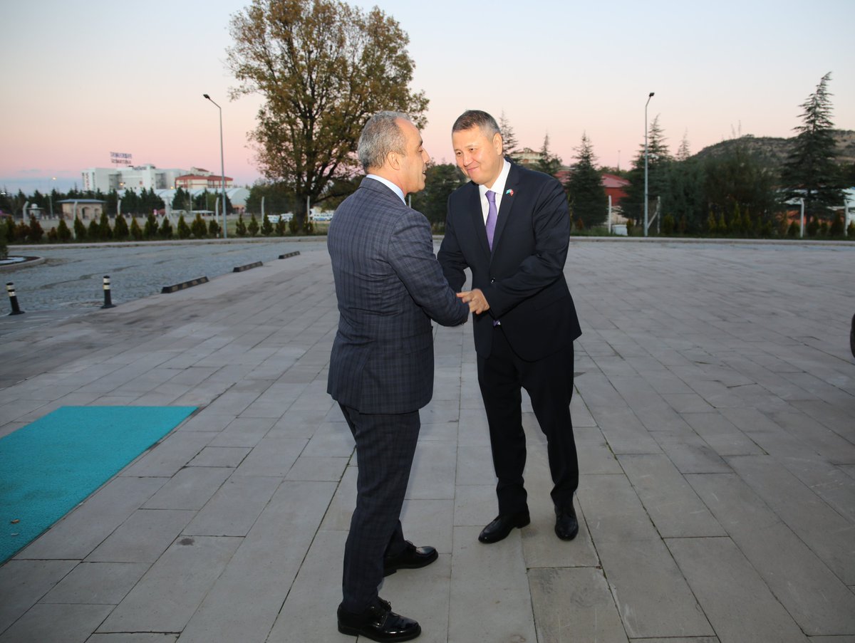 Kazakistan İzmir Başkonsolosu, Afyonkarahisar Emniyet Müdürü'nü Ziyaret Etti