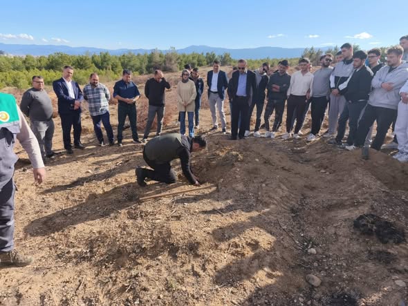 Dazkırı MYO'da Doğaya Nefes Olacak Fidan Dikim Etkinliği Gerçekleştirildi
