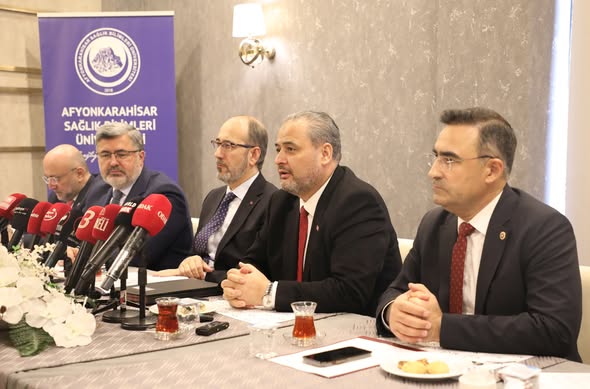 Afyonkarahisar'da Sağlıkta İş Birliği: Sinanpaşa Devlet Hastanesi'ne Üniversite Desteği