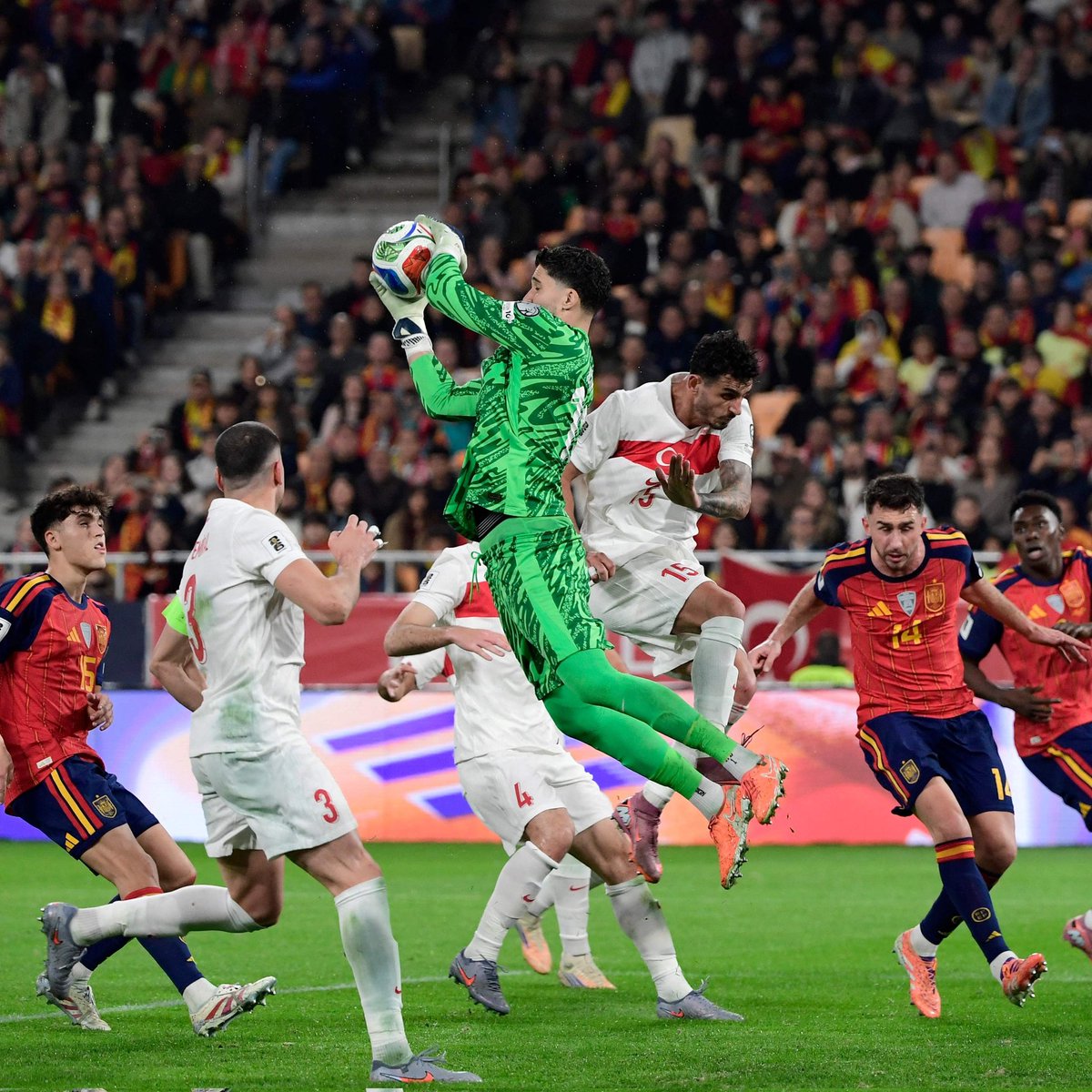 Altay Bayındır'dan Mütevazi Açıklama: 