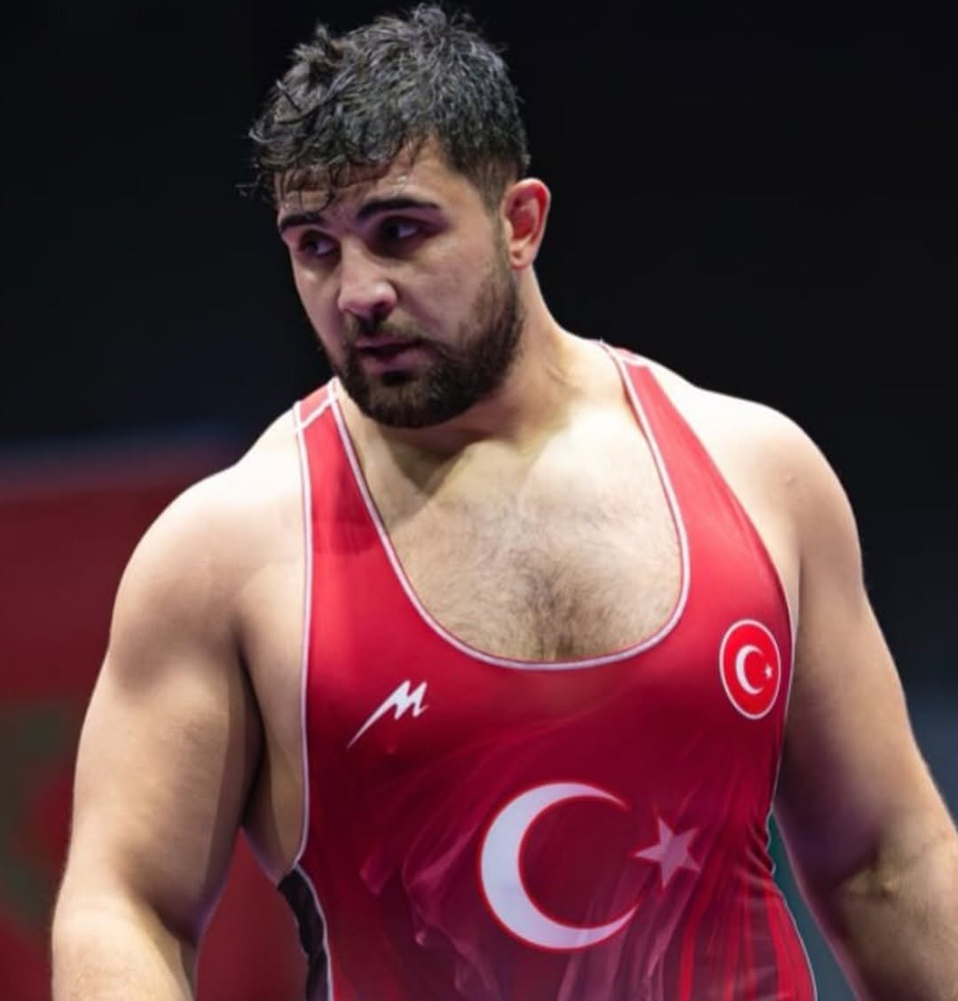 Afyonlu Milli Güreşçi Fatih Bozkurt, Riyad'ta Bronz Madalya Kazandı