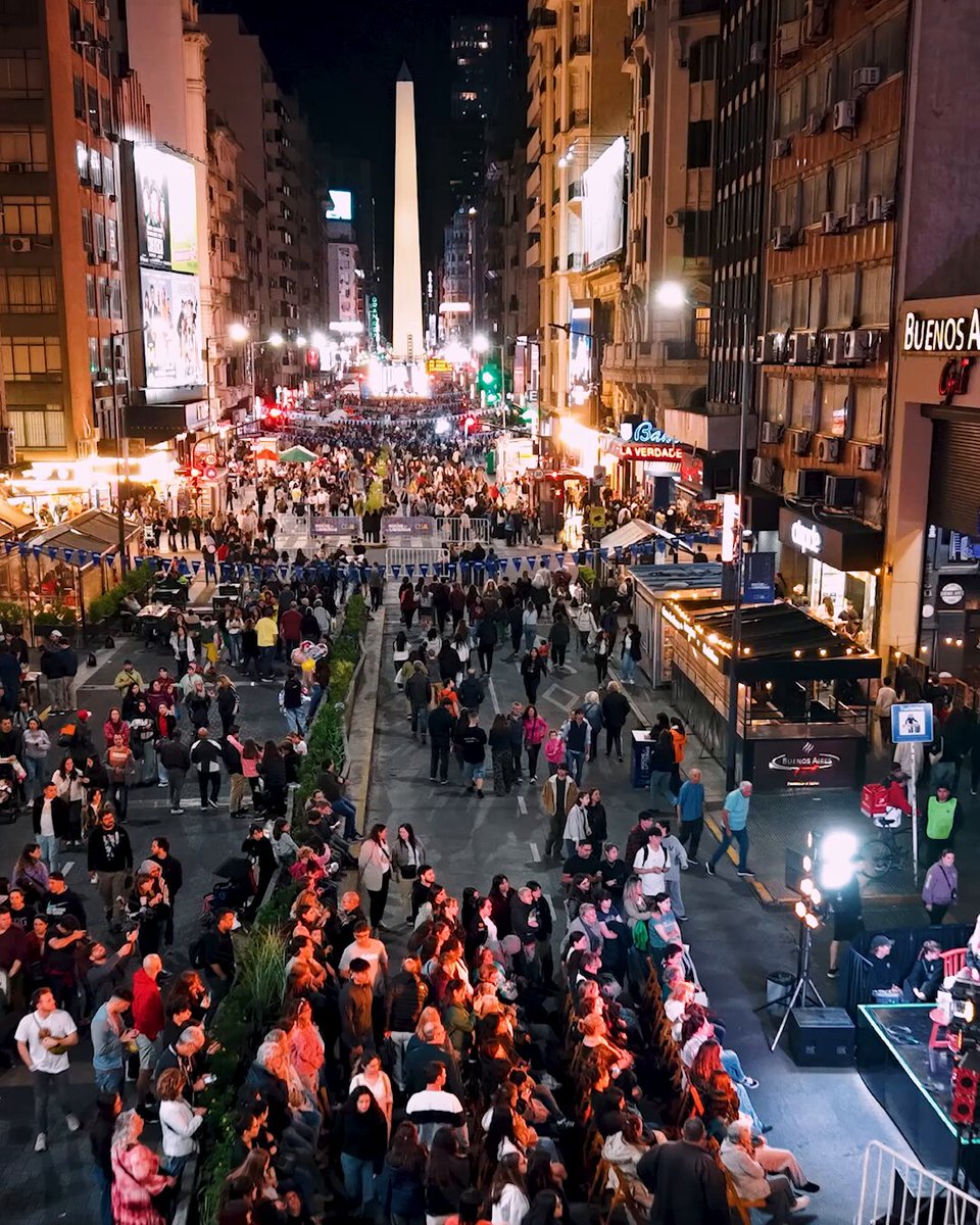 Arjantin'de Kitapçılar Gecesi: 400 Milyon Dolarlık Rekor Satış