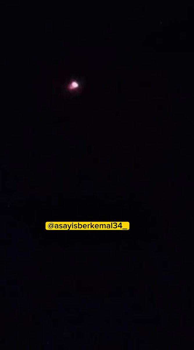 İstanbul Semalarında Gizemli Bir Işık: Meteor Benzeri Cisim Görüntülendi