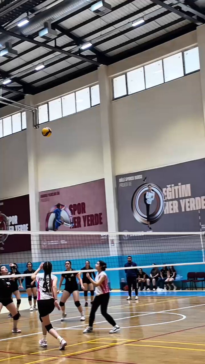 Afyonkarahisar'da Okul Sporları Müsabakaları Coşkuyla Devam Ediyor