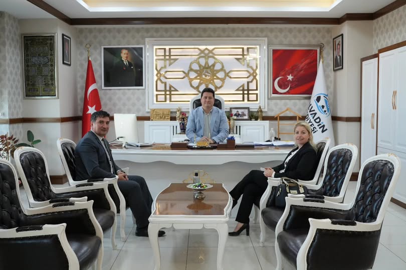 Halk Bankası Bolvadin Şube Müdürü Canan Bodur, Belediye Başkanı Derviş Aynacı'yı Ziyaret Etti