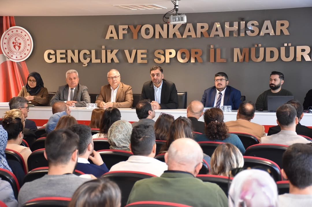 Afyonkarahisar'da Gençlik ve Spor Hizmetleri İstişare Toplantısı Düzenlendi