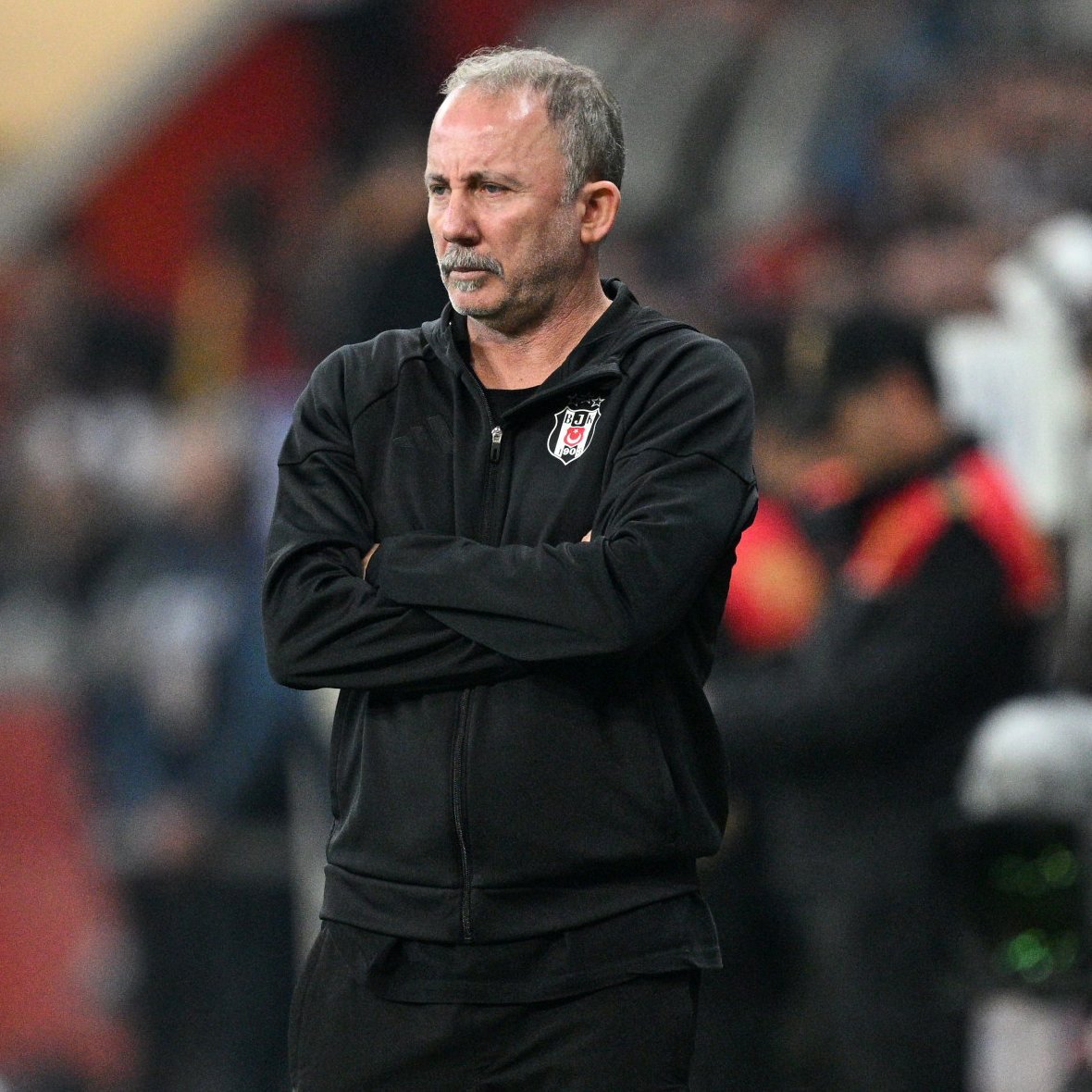 Sergen Yalçın'dan Beşiktaş Eleştirilerine Sert Tepki: Çok Biliyorsanız Gelin Siz Yapın