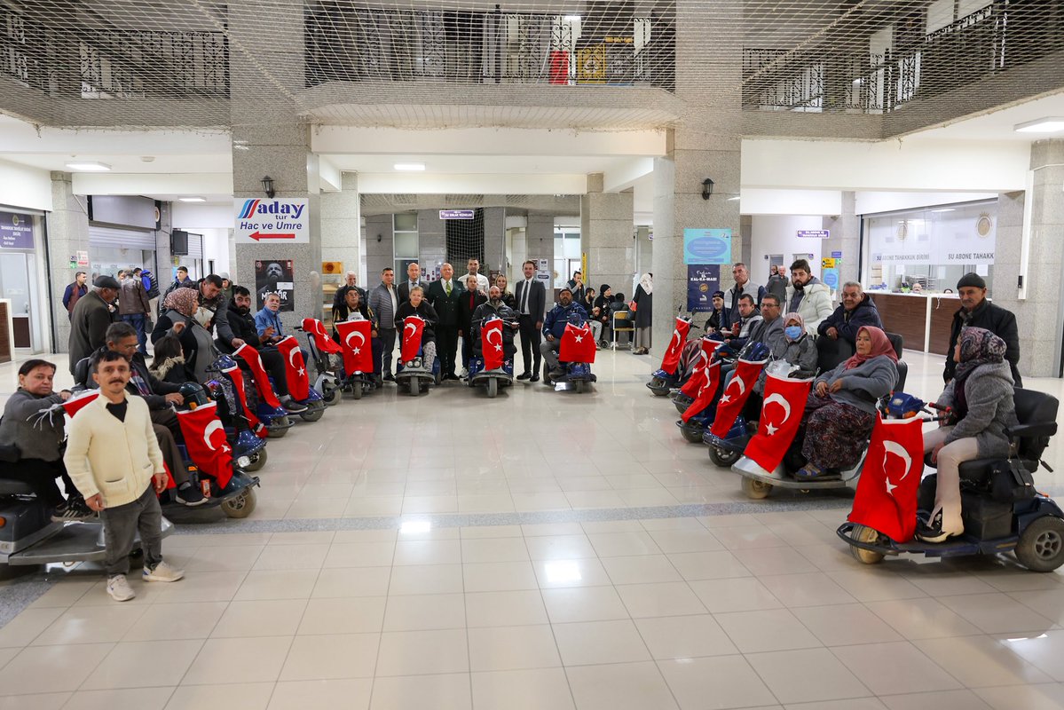 Afyonkarahisar Belediyesi, Dünya Engelliler Günü'nde 20 Akülü Sandalye Dağıttı