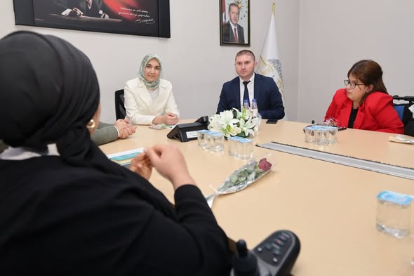 Afyonkarahisar Valisi Yiğitbaşı, 3 Aralık Dünya Engelliler Günü'nde Çalışanlarla Buluştu