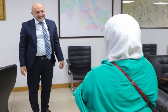 AK Parti Afyonkarahisar İl Başkanı Turgay Şahin'den Down Sendromlu Vatandaşa Özel İlgi