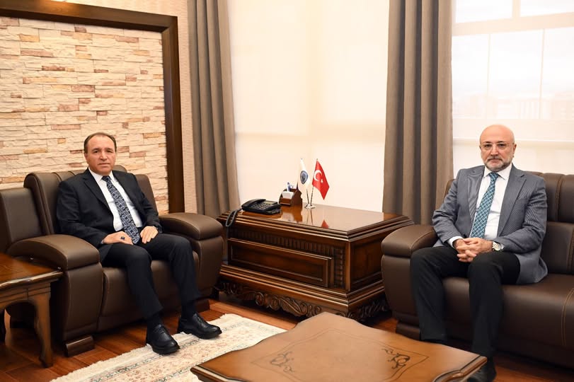 AK Parti Afyonkarahisar İl Başkanı Şahin, Kocatepe Üniversitesi Rektörü Karakaş'ı Ziyaret Etti