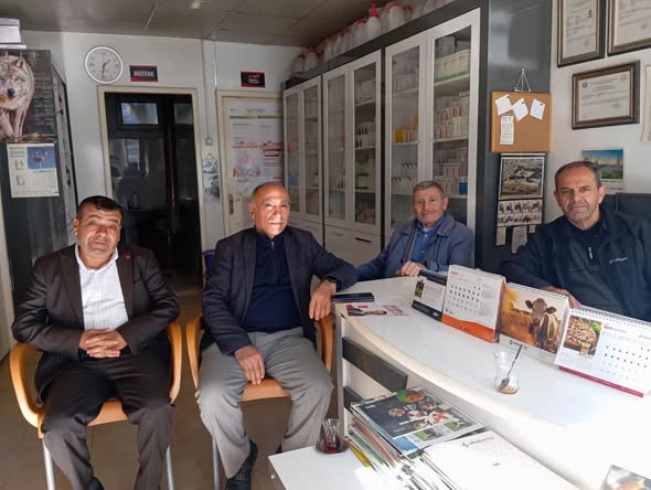 Saadet Partisi Sinanpaşa'da Esnaf ve Vatandaş Ziyareti Gerçekleştirdi