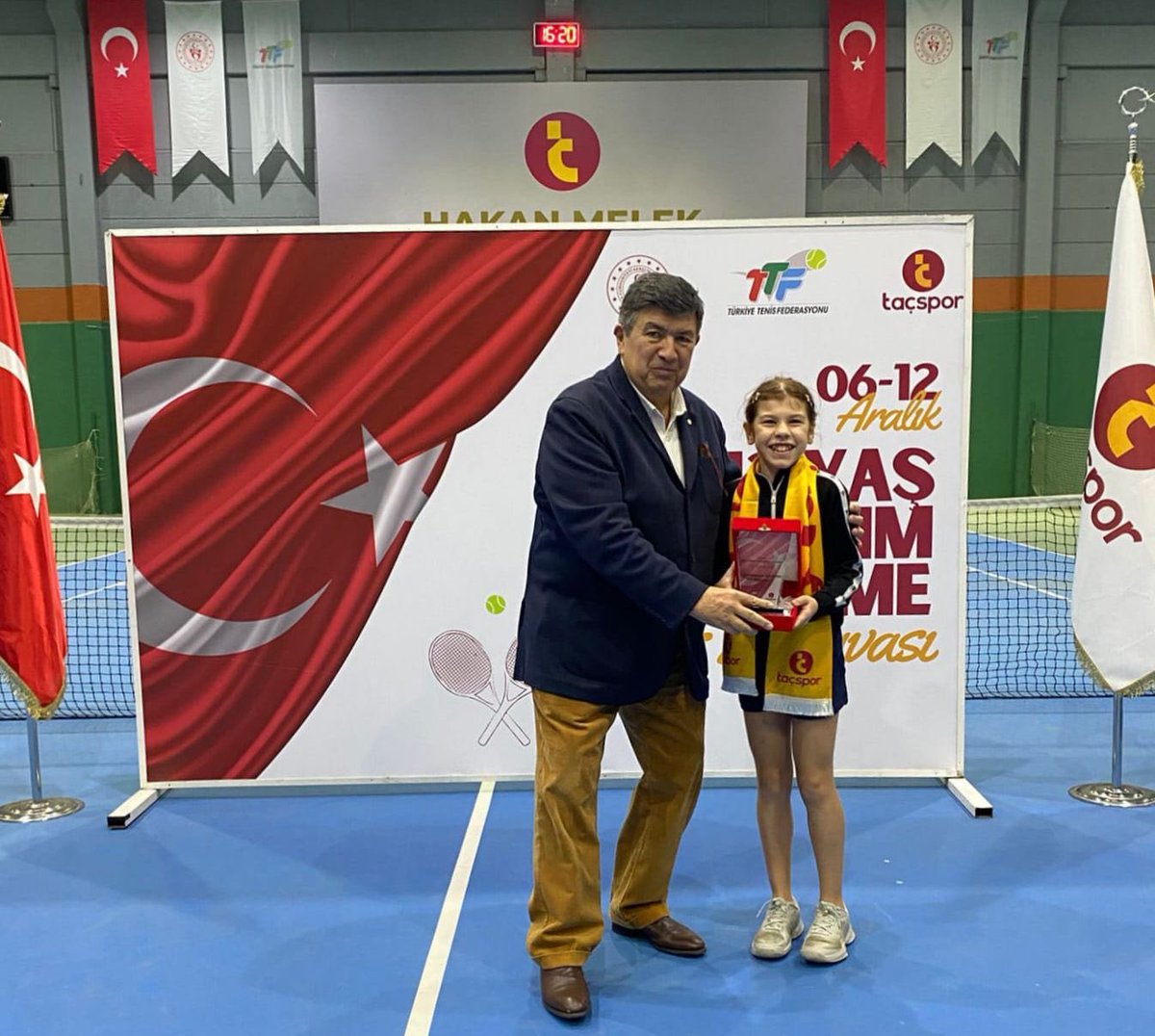 Afyonkarahisarlı Genç Tenisçi Hafsa Zehra Çınar, U12 Milli Takımı'na Seçildi
