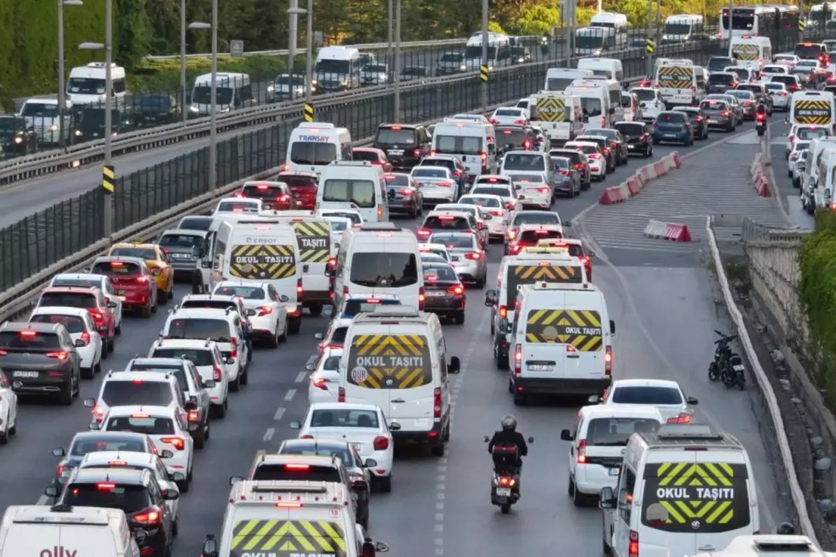 Akaryakıtta Gece Yarısı Zam Şoku! Benzine 77 Kuruş İndirim Geldi