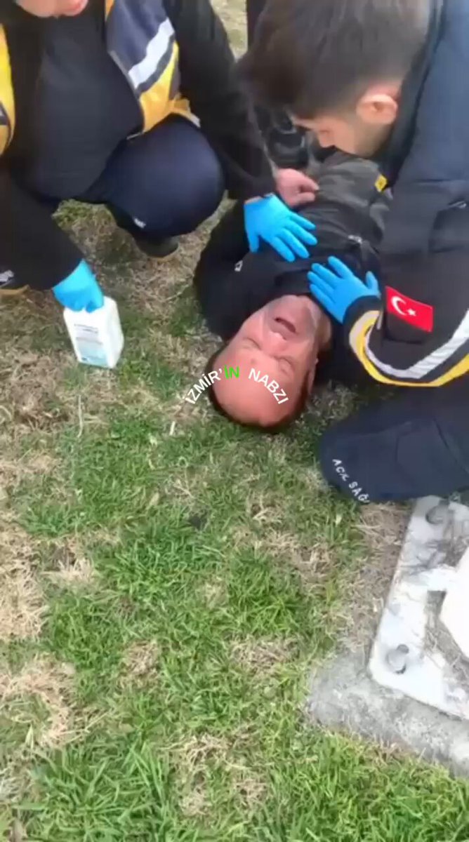 İzmir'de Yerde Baygın Halde Bulunan Kişi Sağlık Ekiplerine Zor Anlar Yaşattı