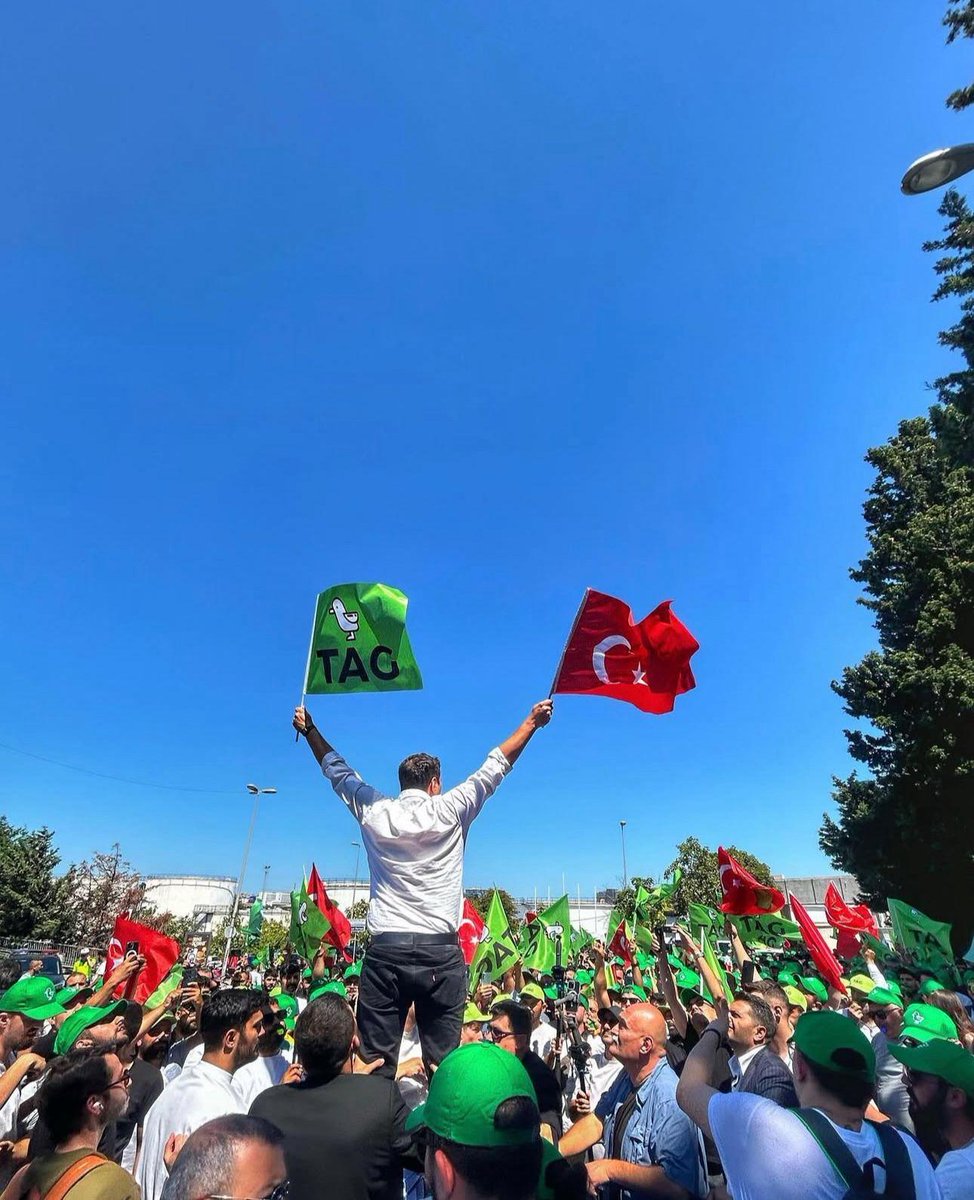 Taksi Şoförü Derneği Başkanı'nın Tarihi Yanılgısı İzmir'de Tepki Çekti