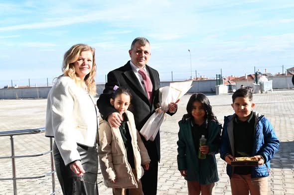 Emirdağ'da Öğrenciler Karnelerini Aldı, Belediye Başkanı Koyuncu'dan Sürpriz Hediye