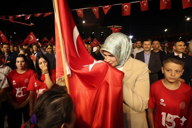 Afyonkarahisar'da Bayrak Açıklaması: 