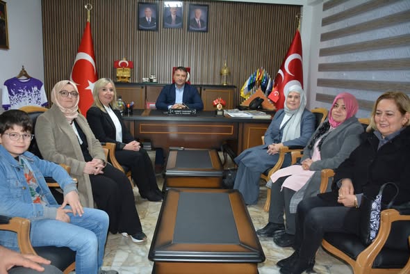 MHP Afyonkarahisar İl Başkanlığı'na Kadınanalar Kültür Derneği'nden Ziyaret