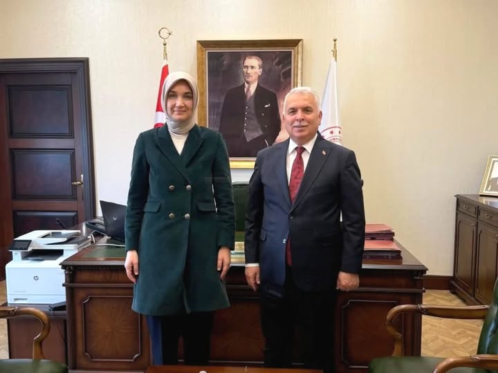 Afyonkarahisar Valisi Yiğitbaşı, Eski Vali Aziz Yıldırım'ı Yeni Görevinde Ziyaret Etti