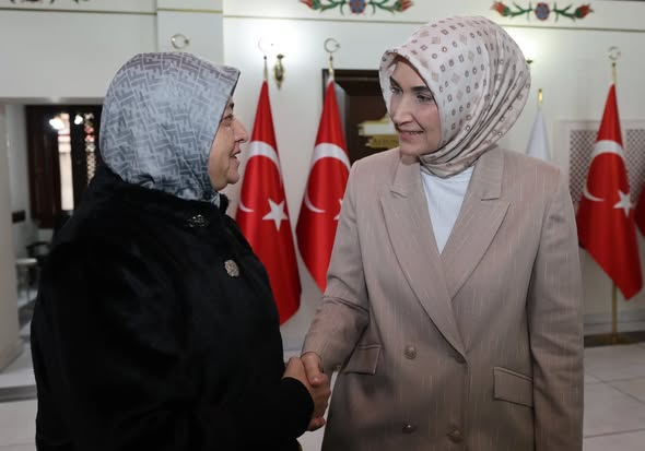 Afyonkarahisar Valisi'nden Köy Muhtarına Makam Kabulü