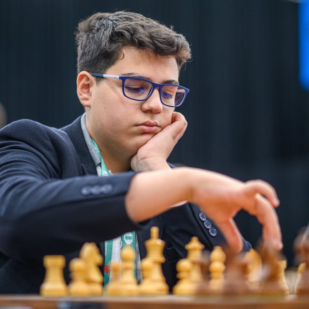 14 Yaşındaki Türk Satranç Dahisi Yağız Kaan Erdoğmuş, Dünya Beşincisini Yendi
