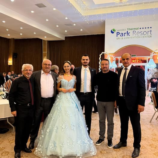 Sandıklı Belediye Başkanı Öztaş, Nişan Töreninde Genç Çiftin Mutluluğuna Ortak Oldu