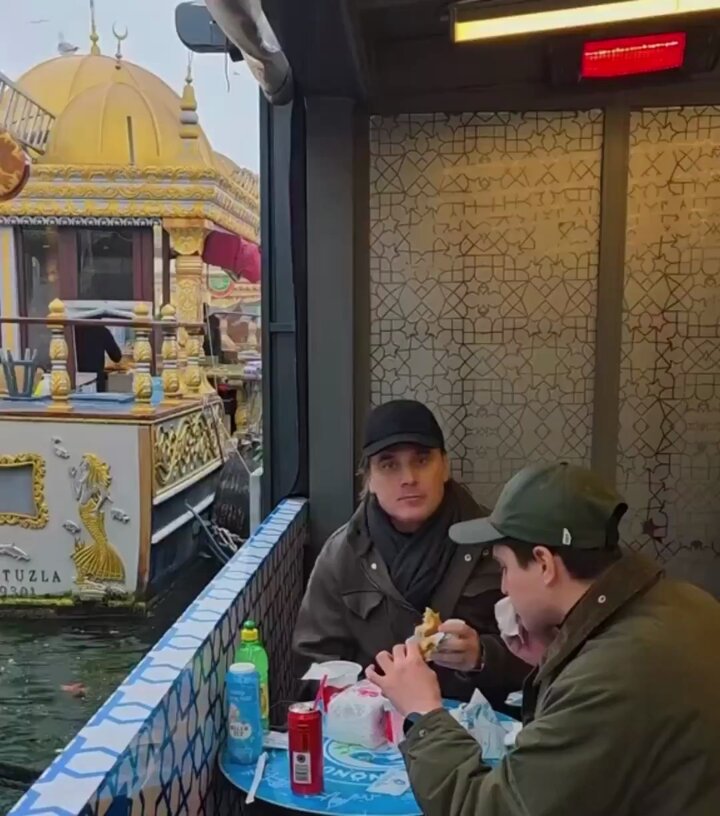 Montella'dan İstanbul'da Balık Ekmek Molası: Eminönü'nde Görüntülendi