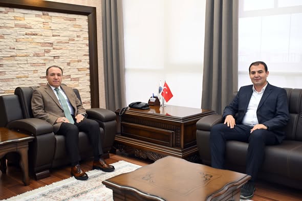 Belediye Başkanı Halil Kaya, Afyon Kocatepe Üniversitesi'nde Rektör Karakaş'ı Ziyaret Etti