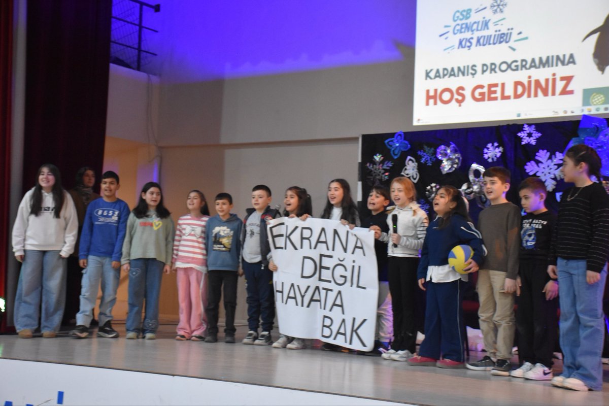 Afyonkarahisar'da Gençlik Kış Kulübü Coşkuyla Tamamlandı