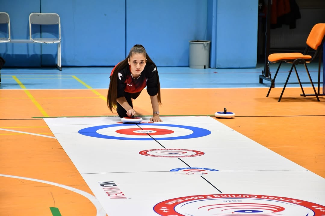 Afyonkarahisar'da Floor Curling Gençler Müsabakaları Heyecanı