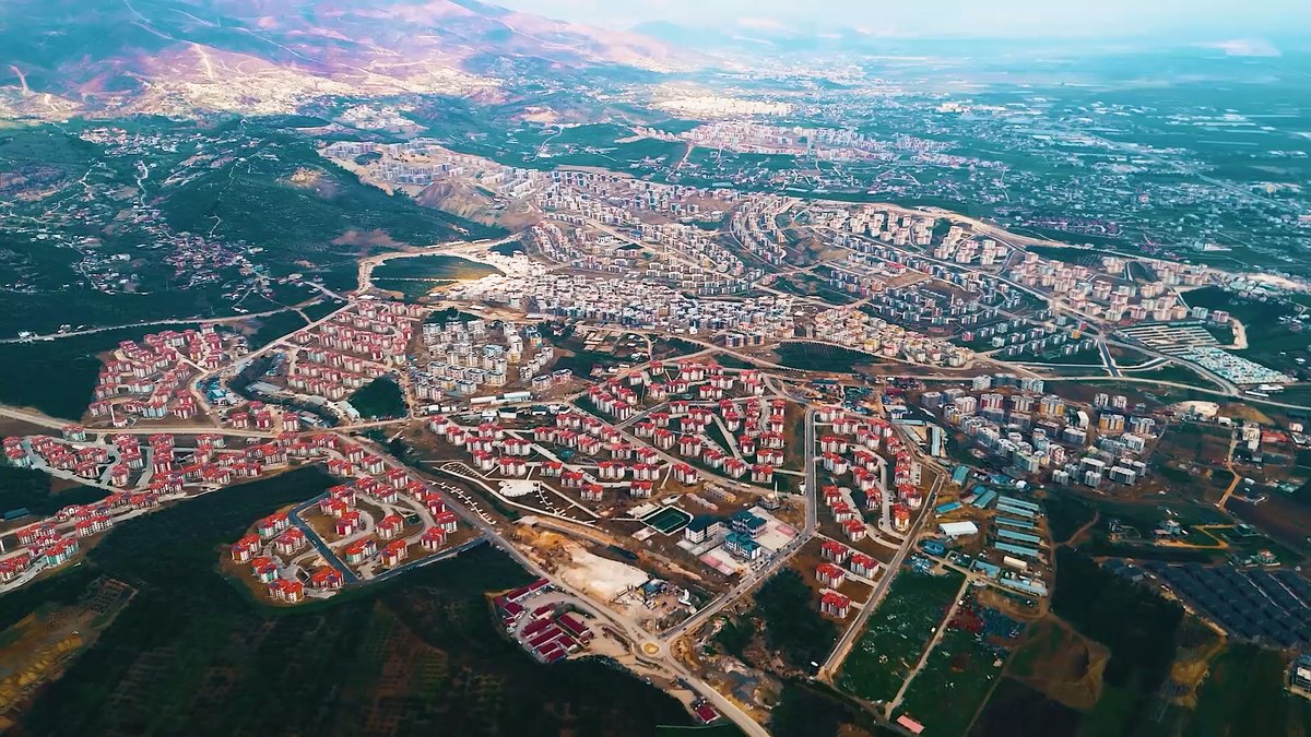 Türkiye, Deprem Bölgelerindeki Yeniden Yapılanma Sürecinde Önemli Mesafe Kat Etti