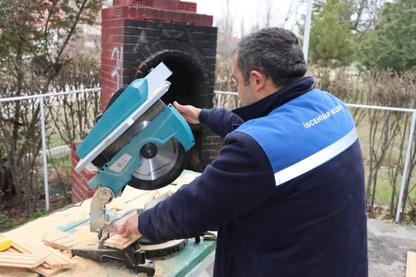 İscehisar'da Gözde Mesire Alanı Yukarı Öz Parkı'nda Yenileme Çalışmaları Sürüyor