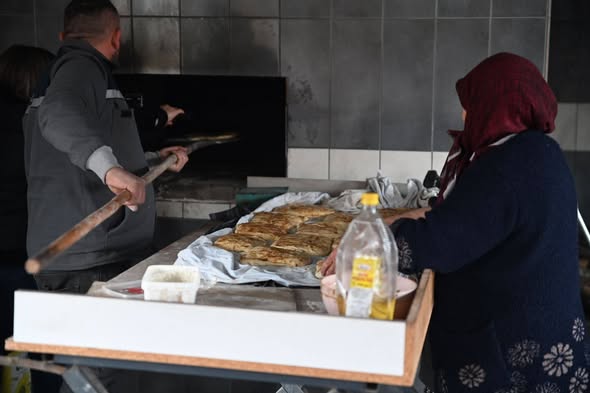 Emirdağ'da Mahalle Fırınları Hizmete Açıldı