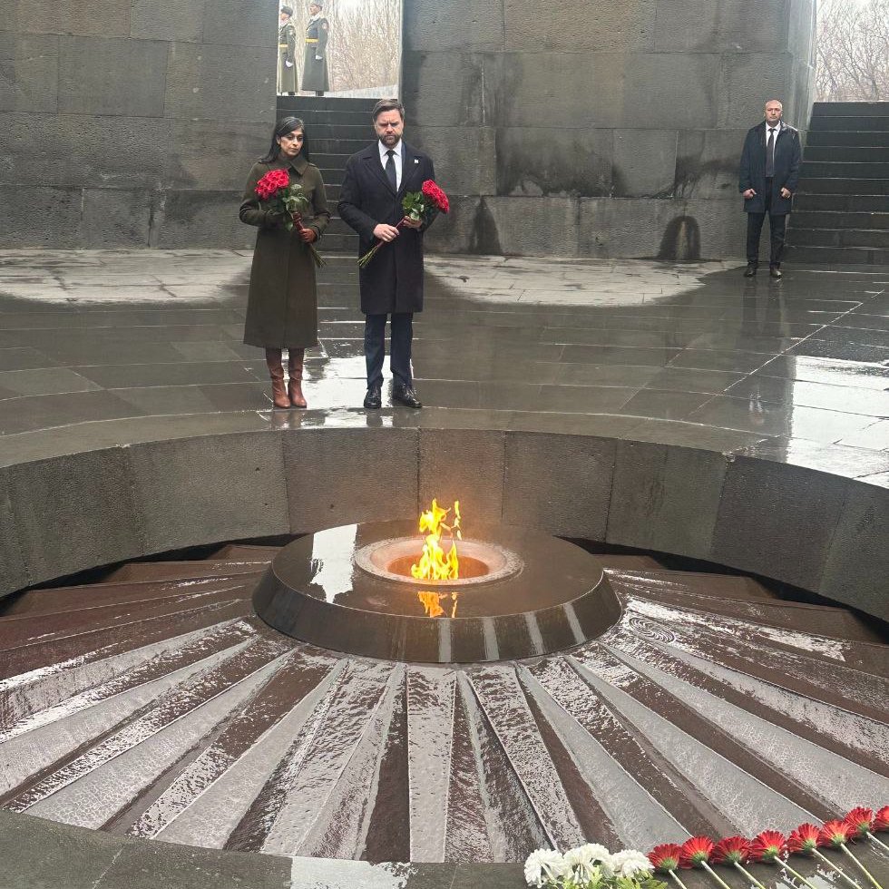 ABD Başkan Yardımcısı JD Vance Ermenistan'da Anıt Ziyareti Gerçekleştirdi