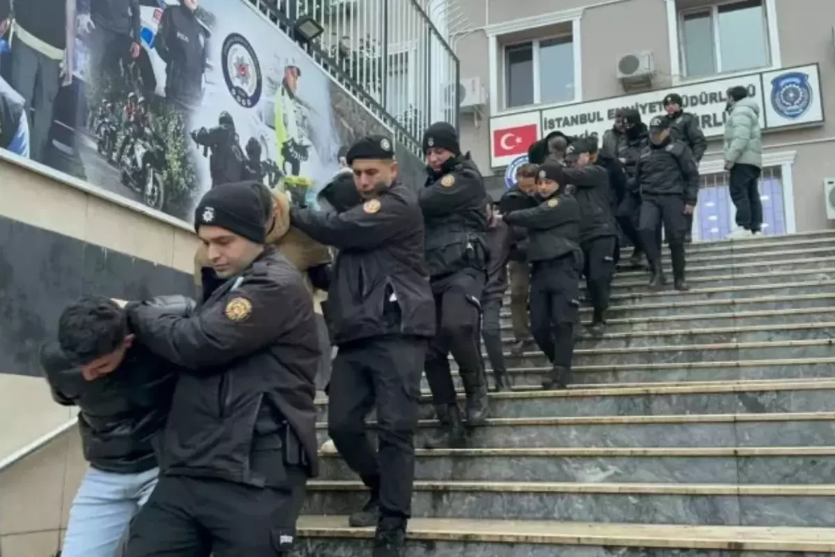 İstanbul'da Borsa Dolandırıcılığı Operasyonu: 40 Kişi Tutuklandı