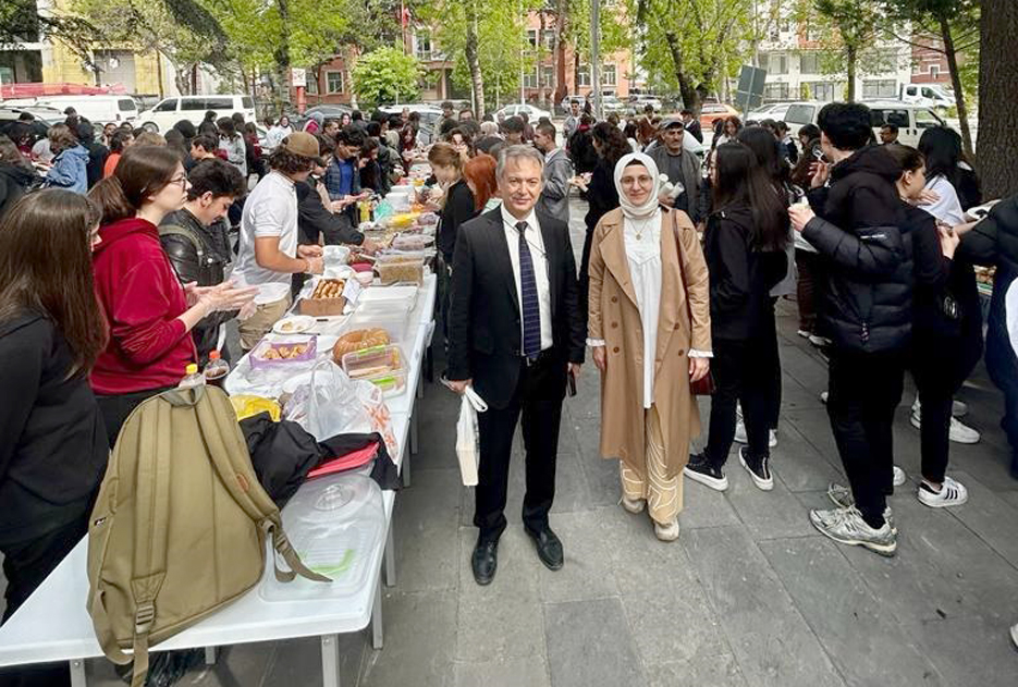 Afyonkarahisar'da Depremzedelere Yardım Projesi'nden Haberler