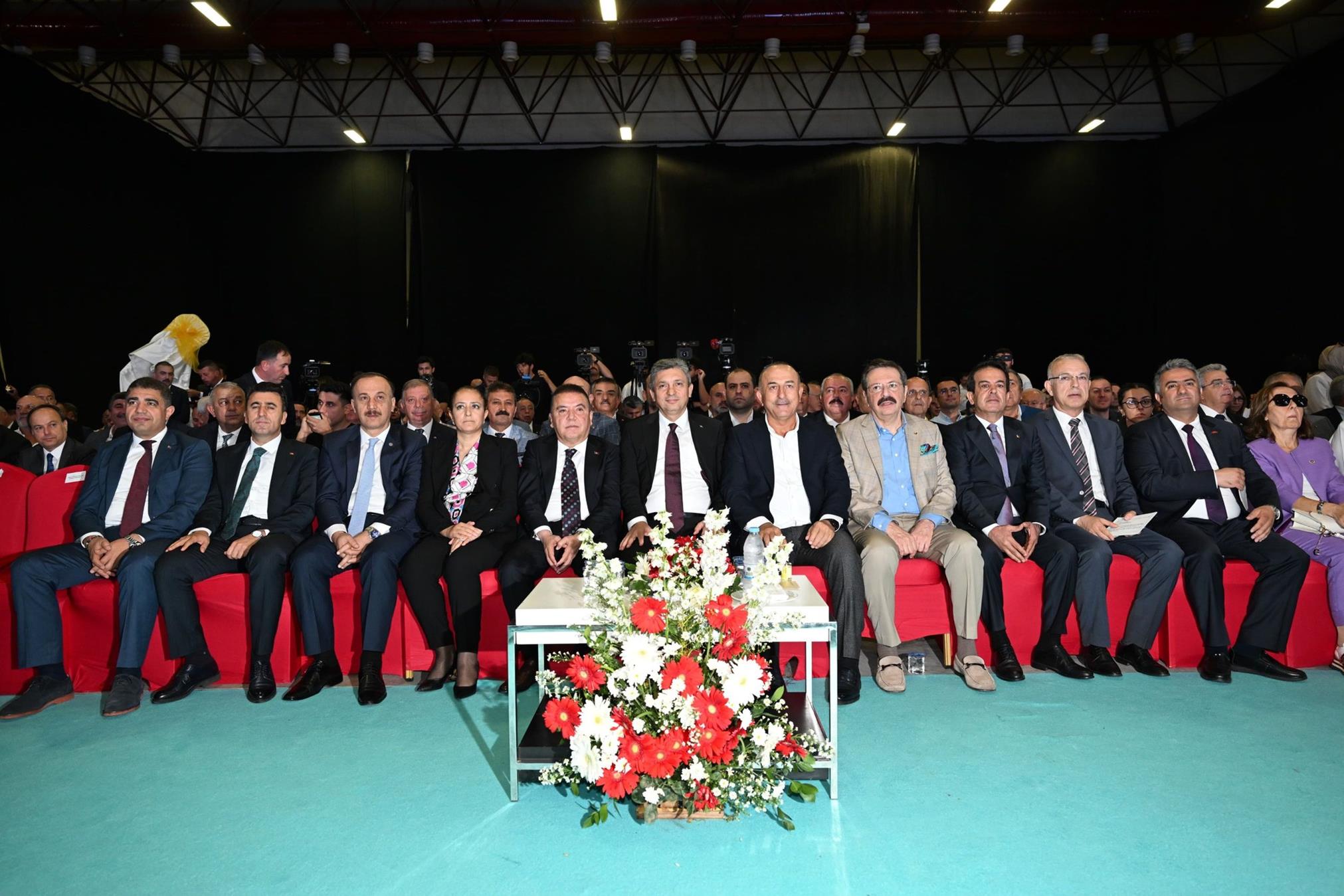 Burdur Valisi Tülay Baydar Bilgihan, Yöresel Ürün Fuarı'nın Açılış Törenine Katıldı