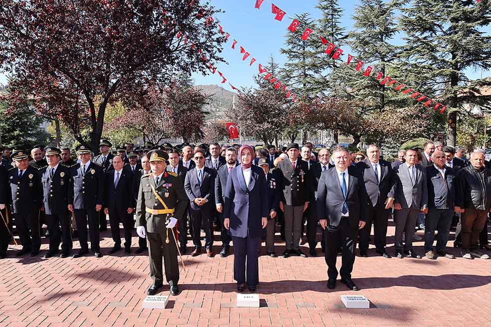 Afyonkarahisar'da Cumhuriyet Bayramı Kutlamaları Gerçekleştirildi