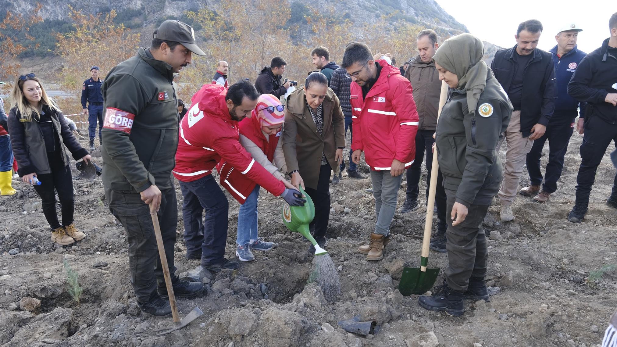 Burdur Valisi Tülay Baydar Bilgihan, Milli Ağaçlandırma Günü Etkinliğine Katıldı