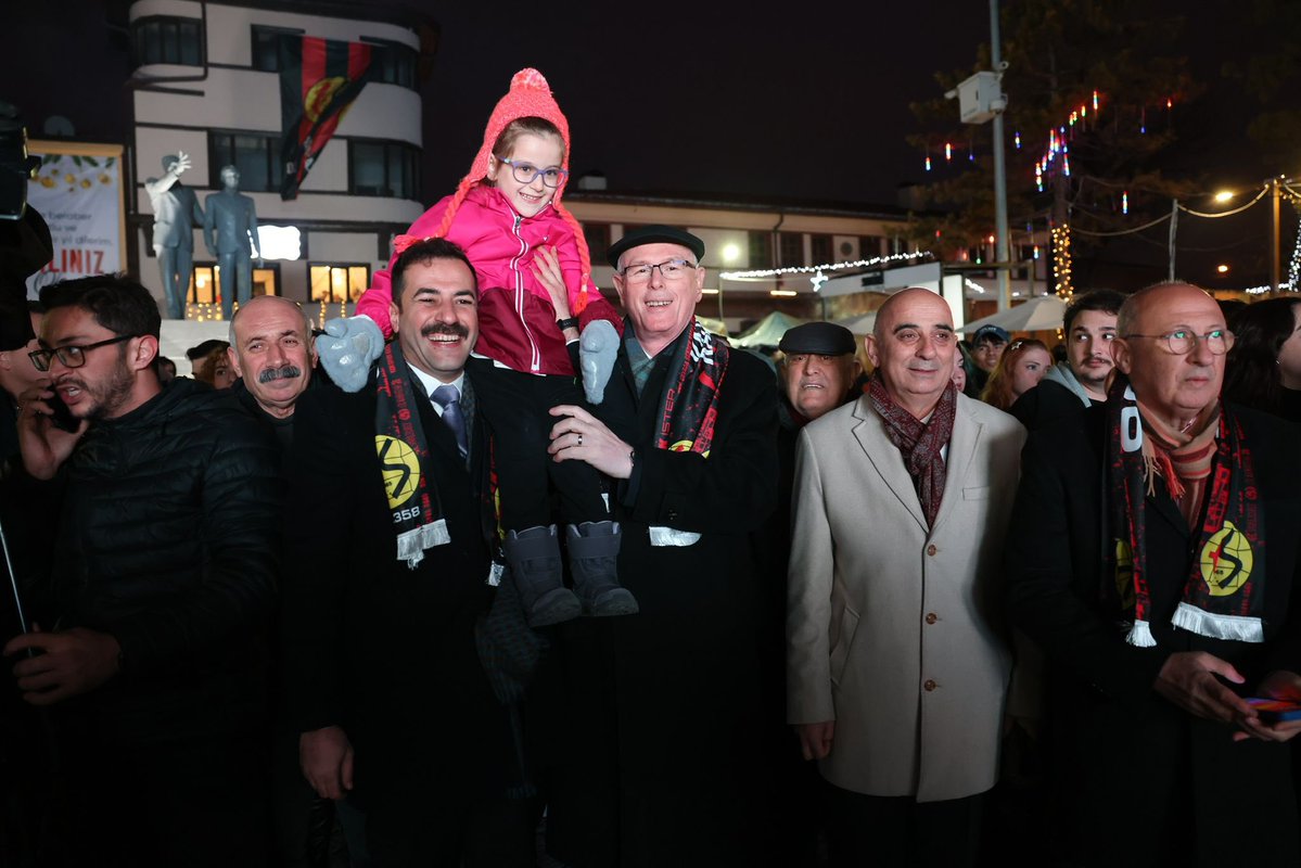 Odunpazarı Belediyesi Tarafından Yeni Yıl Pazarı Açıldı