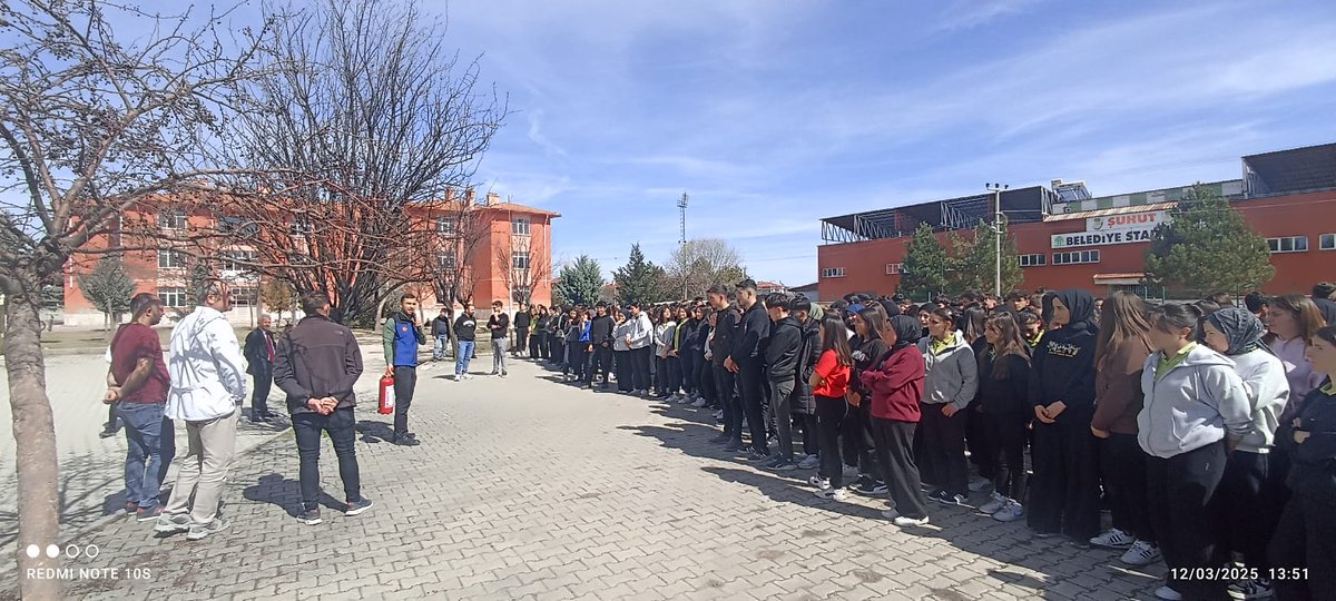 Afyonkarahisar'da Okullarda Afet Farkındalık Eğitimi ve Tatbikatı