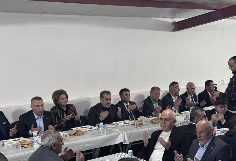 MHP Eskişehir'de İftar Sofrası: Parti Üst Düzey Temsilcileri Bir Araya Geldi