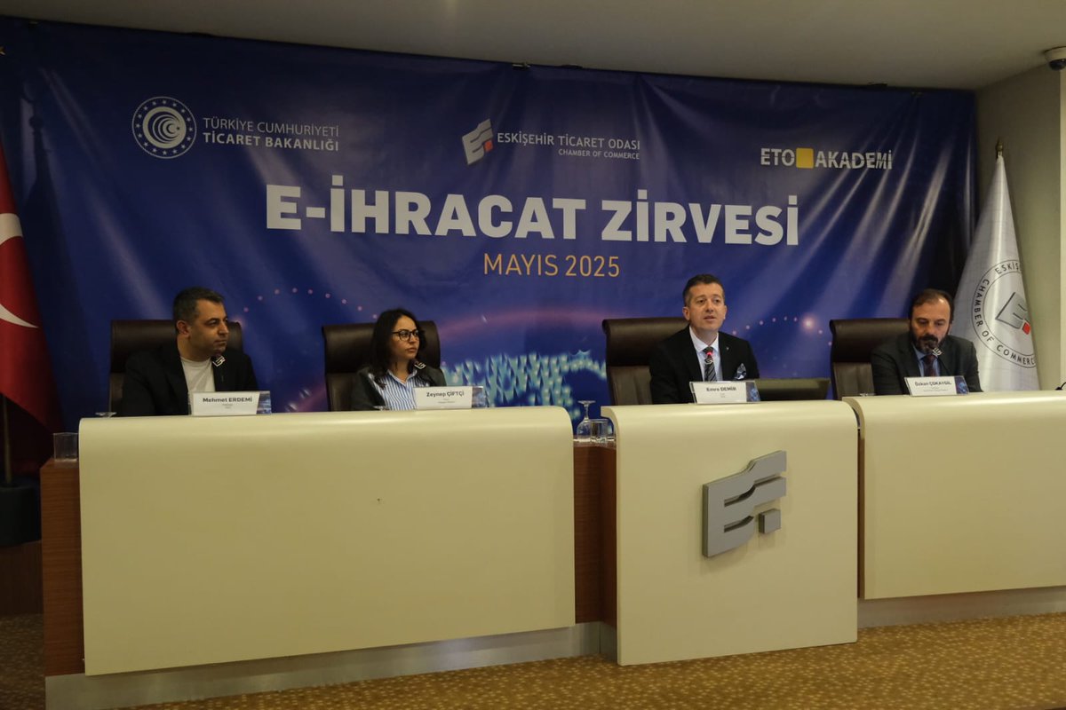 Eskişehir İhracat Zirvesi’nde Dijital Pazarlama ve Yeni Nesil Teknolojiler Tartışıldı