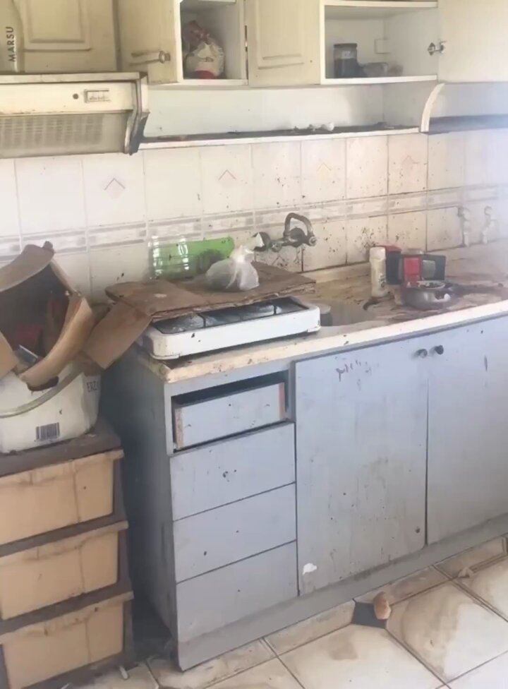 Balıkesir'de Ev Sahibi Boşalan Evi Sergiledi