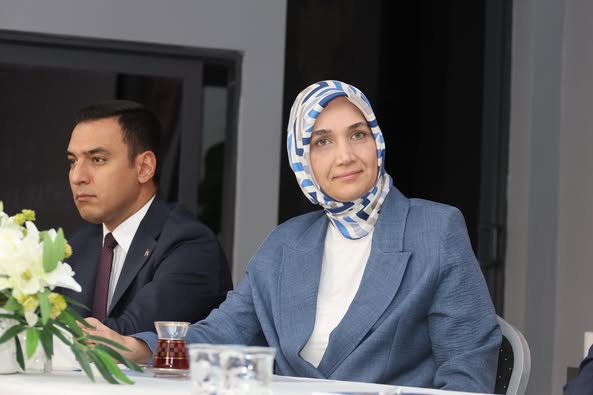Afyonkarahisar Valisi, Dinar Muhtarlarıyla İstişare Toplantısı Yaptı