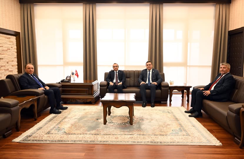 Çobanlar İlçe Heyeti, Afyon Kocatepe Üniversitesi Rektörü Karakaş'ı Ziyaret Etti
