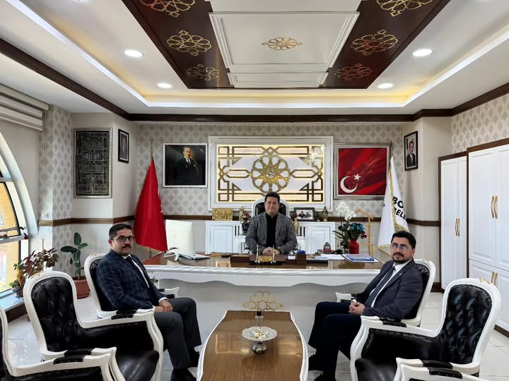 Bolvadin Belediye Başkanı Derviş Aynacı, Okul Müdürlerini Makamında Ağırladı