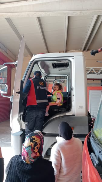 Şuhut'ta Minik Öğrenciler İtfaiyeyi Ziyaret Etti