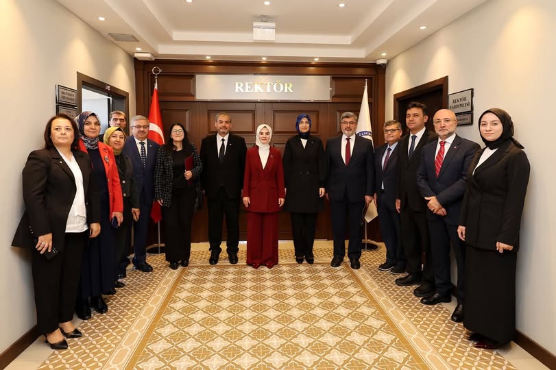 Bakan Göktaş, Afyonkarahisar'da Vali Yiğitbaşı ve Üniversite Yetkilileri ile Görüştü